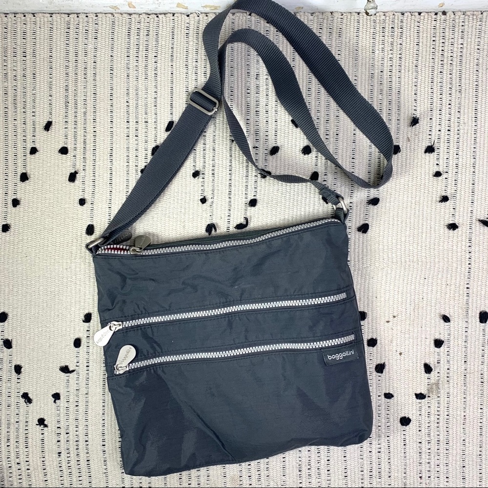 Baggallini 4 Pocket Grey Crossbody Purse